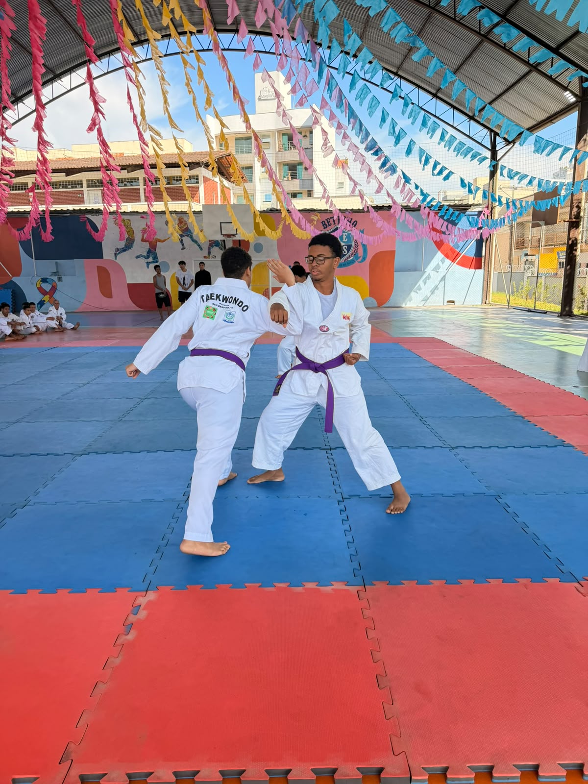 EXAME DE FAIXA REÚNE ALUNOS DO TAEKWONDO DO ROMA