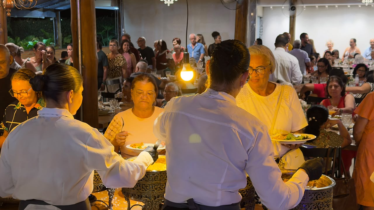 FESTA DA MELHOR IDADE REÚNE 600 IDOSOS EM PARAÍSO