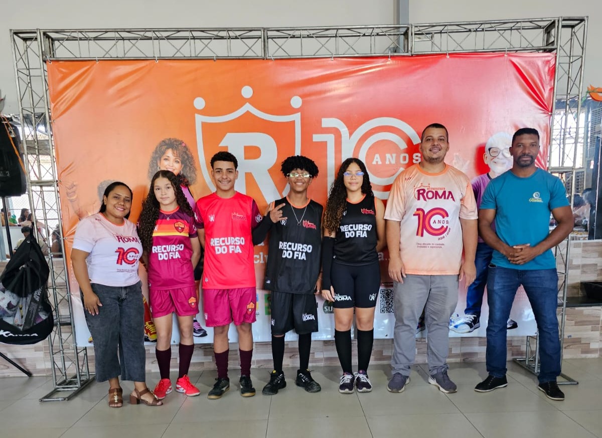 INSTITUTO ROMA REALIZA ENTREGA DE UNIFORMES DO PROJETO INDUSTRIAL EM AÇÃO